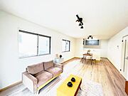 リビングダイニングになります。ご家族そろっての素敵な空間になりそうですね。