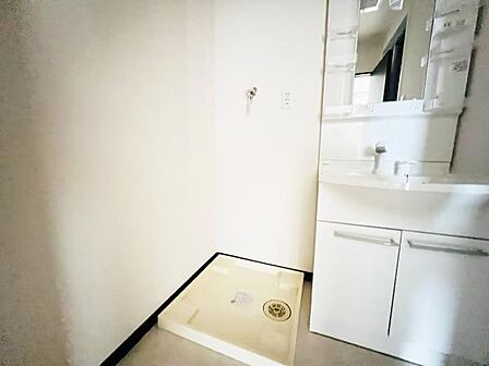 お天気を気にせずお洗濯ができ、室内干し可能です。