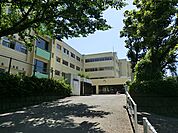 海老名市立杉久保小学校まで約700m（徒歩9分）