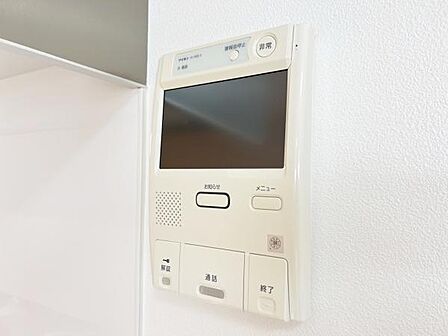 訪問者を確認できるTVモニター付きインターフォンです。