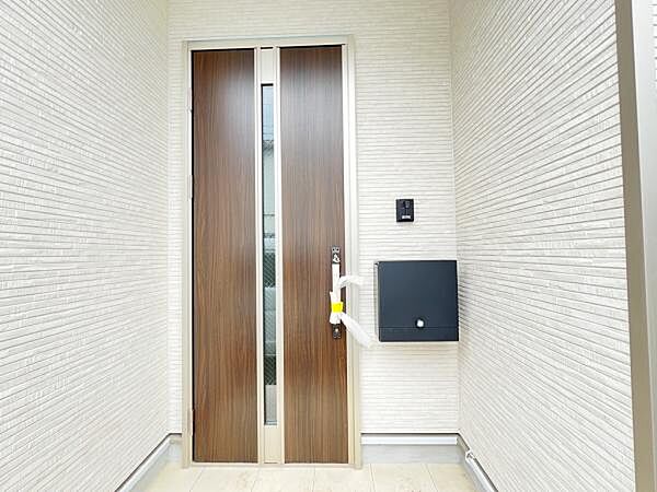 玄関を拡大表示