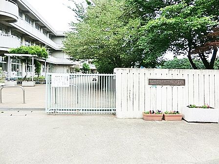 相模原市立淵野辺東小学校まで約980m(徒歩13分)