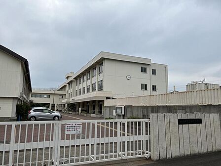 相模原市立新町中学校まで約1400m(徒歩18分)