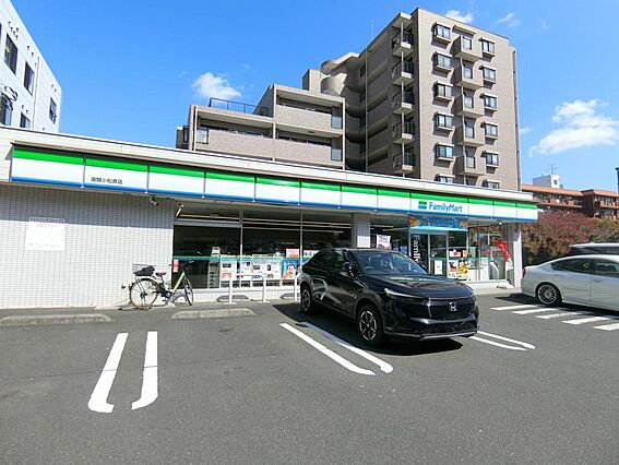 ファミリーマー...