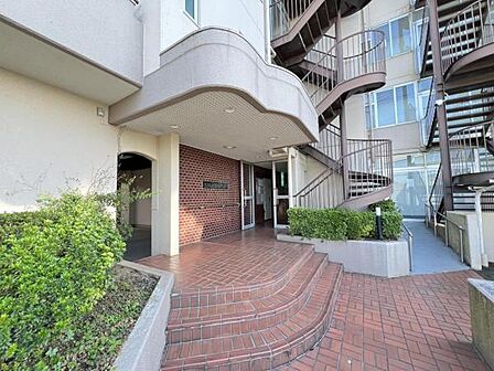 エントランスです。皆様やお客様をお出迎え致します。