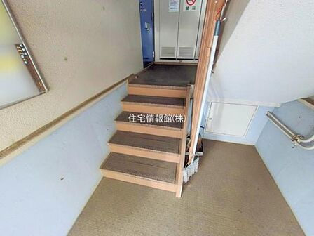ゆったりとした印象のエントランスです。