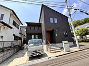 駐車場ももちろん完備しておりますのでお車所有の方にも心強いです。