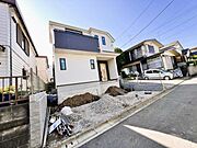 駐車場ももちろん完備しておりますのでお車所有の方にも心強いです。