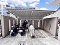 バイク置き場で...
