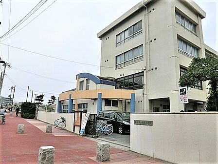 藤沢市立鵠南小学校まで約330m(徒歩5分)