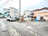 外観：前面道路を含めた現地写真です。