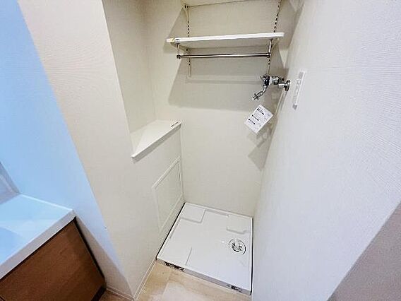 洗面室に洗濯機...