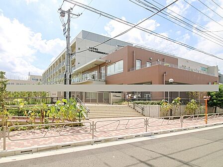 八王子市立いずみの森義務教育学校まで約820m(徒歩11分)