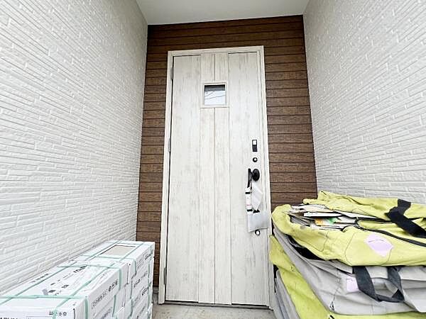 玄関を拡大表示