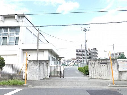 福生市立福生第二中学校まで約1600m(徒歩20分)