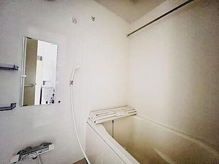 お風呂でほっとひといき。1日の疲れを癒しましょう。