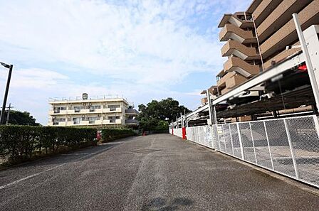 お庭スペースは、ガーデニングやお子様との外遊びなど多彩な用途でお楽しみいただけます。