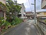 外観：前面道路を含めた現地写真です。