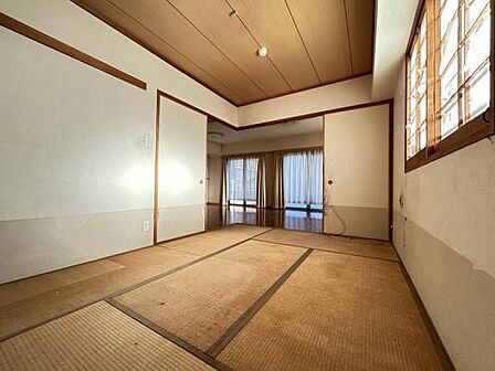 和室スペースです。畳のお部屋は寛げる空間ですね。