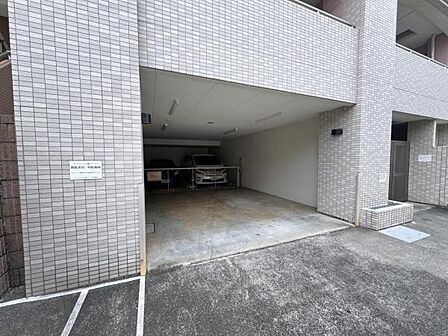 駐車場ももちろん完備しておりますのでお車所有の方にも心強いです。