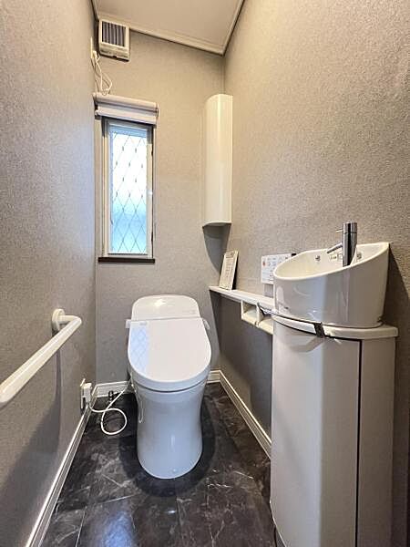 トイレを拡大表示