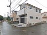 外観：前面道路を含めた現地写真です。