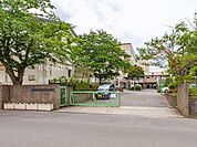 越谷市立弥栄小学校まで約1600m（徒歩20分）