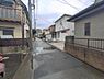 外観：前面道路を含めた現地写真です。