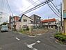 外観：前面道路を含めた現地写真です。