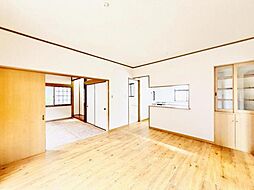 千葉市緑区古市場町 中古戸建 4LDKのリビング/ダイニング