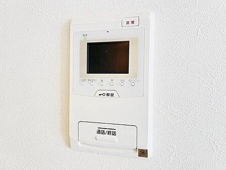 訪問者を確認できるTVモニター付きインターフォンです。