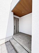いつも気持ちよくご家族を迎えられる玄関です。