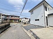 前面道路を含めた現地写真です。ぜひ周辺環境も併せてご覧ください。