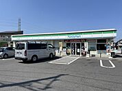 ファミリーマート 宇都宮簗瀬町店まで約338m（徒歩5分）