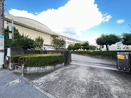 宇都宮市立中央小学校まで約660m（徒歩9分）