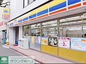 ミニストップ 徒歩5分。コンビニ 400m