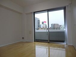 ラグジュアリーアパートメント三ノ輪 304 3階1LDKのリビング/ダイニング