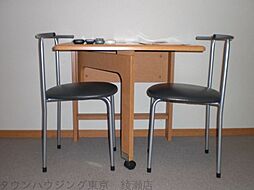 レオパレスパピーズスプリング 201 2階1Kのリビング/ダイニング