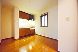 ガーデンスクエア梅島 102 1階2DKのリビング/ダイニング