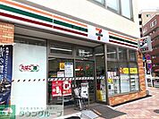 セブンイレブン日暮里中央通り店 徒歩1分。 30m