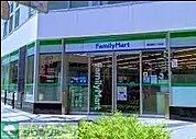 ファミリーマート飯田橋三丁目店 徒歩3分。 200m