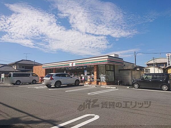 画像19:セブンイレブン　天理三島町北大路店まで700メートル