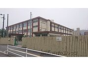 大宮小学校まで1200メートル