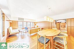 秀和北青山レジデンス 302 3階2LDKのリビング/ダイニング