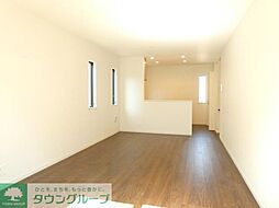 フェリーセ・ドゥーエ A 2LDKのリビング/ダイニング