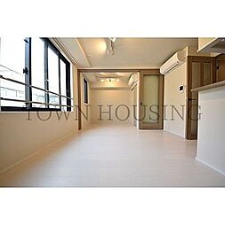 グローリオシェルト神宮前 302 3階1LDKのリビング/ダイニング