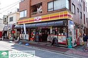 ニューヤマザキデイリーストア神宮前店 徒歩6分。 410m