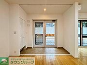 お部屋探しは株式会社　タウンハウジング　までお気軽にお問合せ下さい。クレジットカード決済・首都圏を中心直営143店舗　仲介件数全国2位の豊富な実績！諸費用・審査等・何でもご相談下さい。