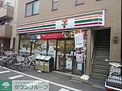 セブンイレブン 徒歩6分。コンビニ 440m