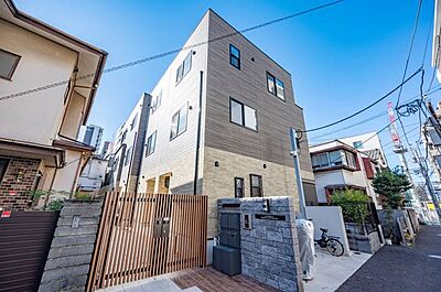 外観：2路線3駅利用可能な好立地！お出かけ先に合わせて使い分けができ便利です。